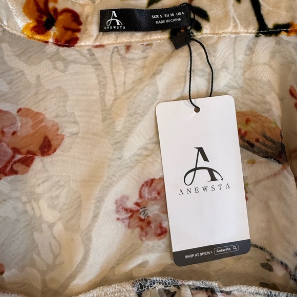 anewsta Floral Sheer Blouse - Cream - Picture 3 of 8